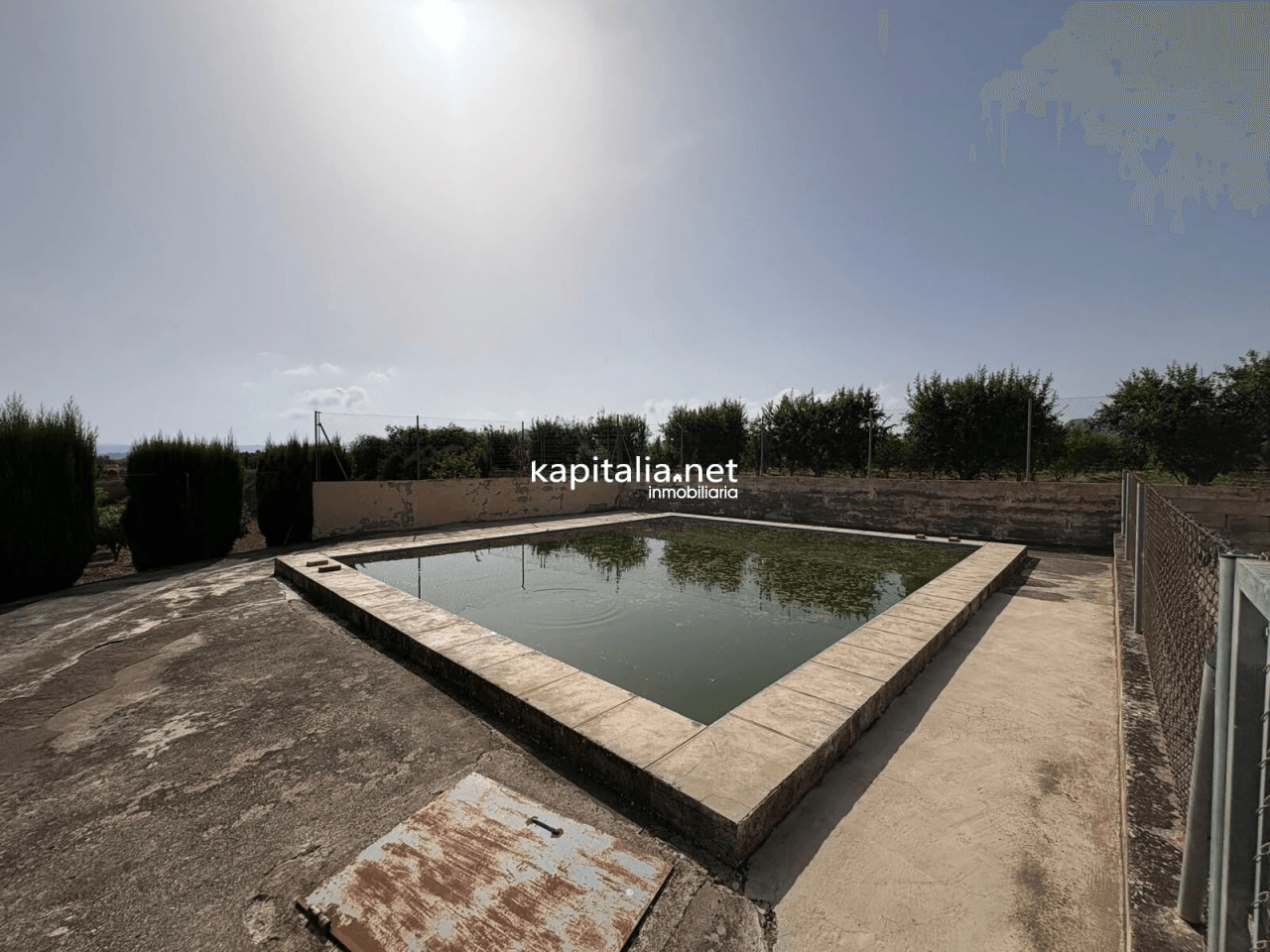 BONITO CHALET CON PISCINA, AGUA Y LUZ TOTALMENTE EQUIPADO A LA VENTA EN XATIVA