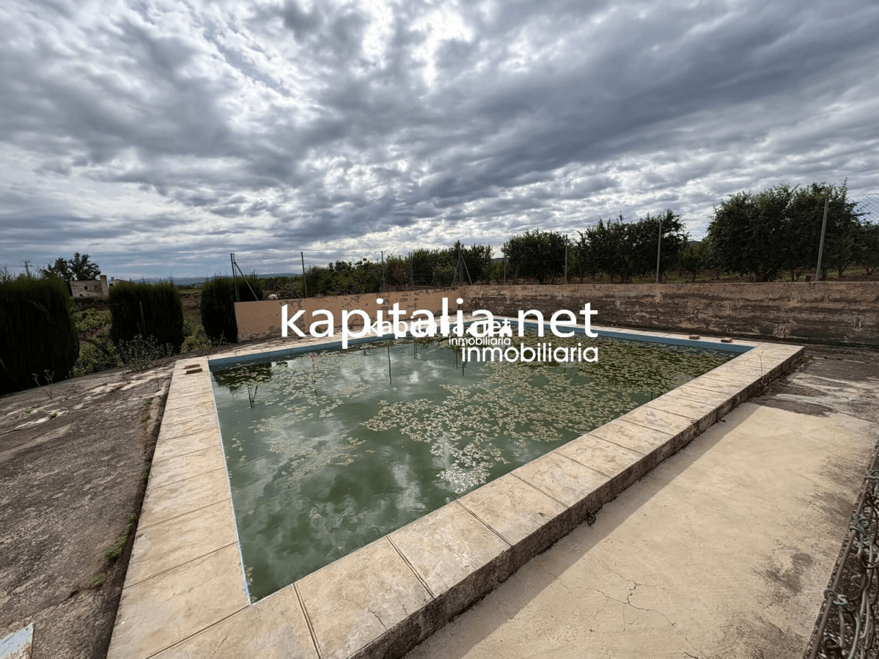 BONITO CHALET CON PISCINA, AGUA Y LUZ TOTALMENTE EQUIPADO A LA VENTA EN XATIVA