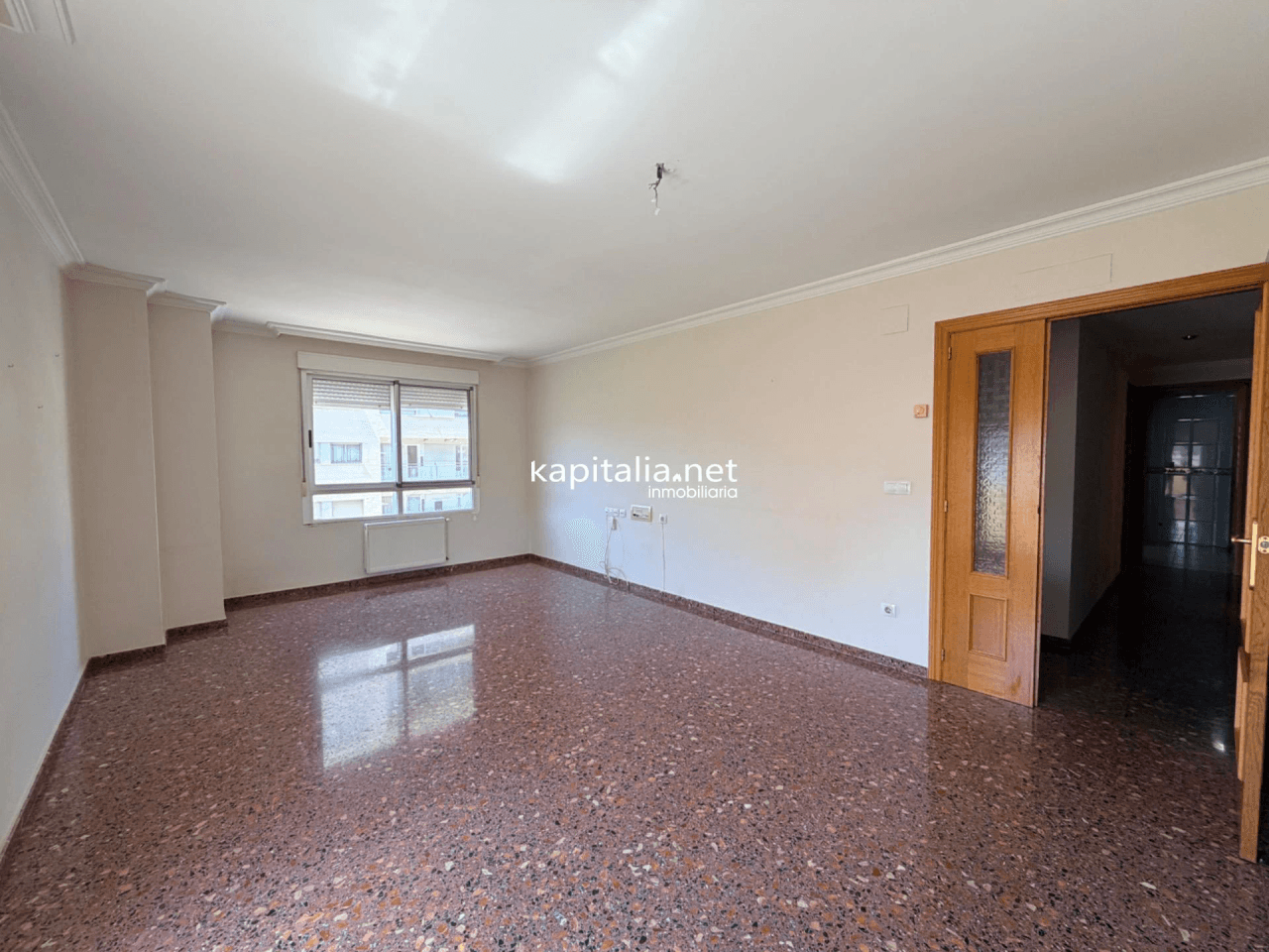 Piso con vistas en urbanización con piscina
