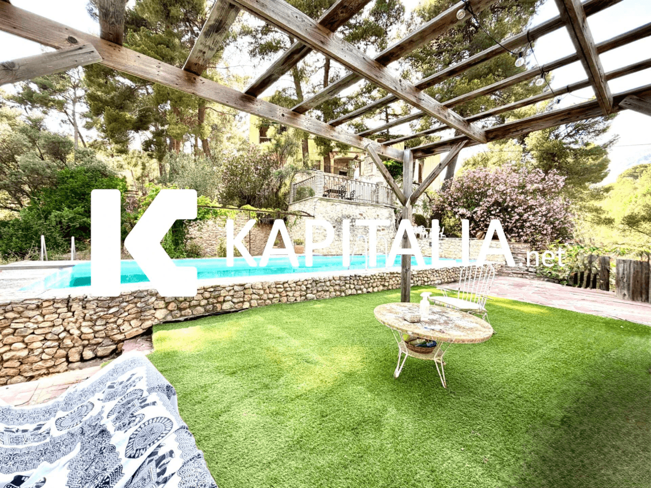 Espectacular Masía en urbanización privada con piscina y 100.000 m² de naturaleza a 5 min de Alcoy