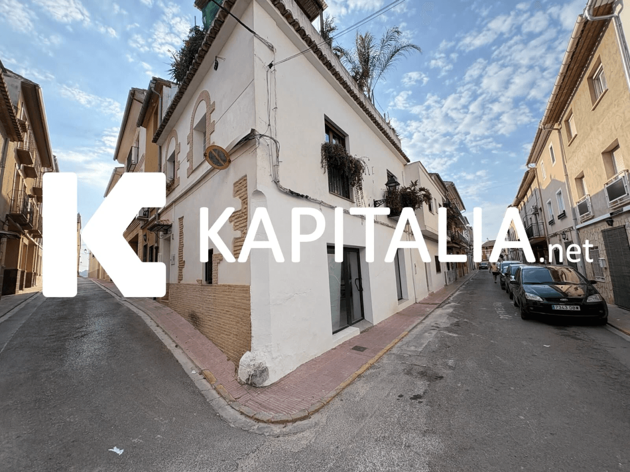 ESTUPENDA CASA ADOSADA LISTA PARA ENTRAR A VIVIR A LA VENTA EN GENOVES ( A TAN SOLO 5 MINUTOS DE XATIVA )