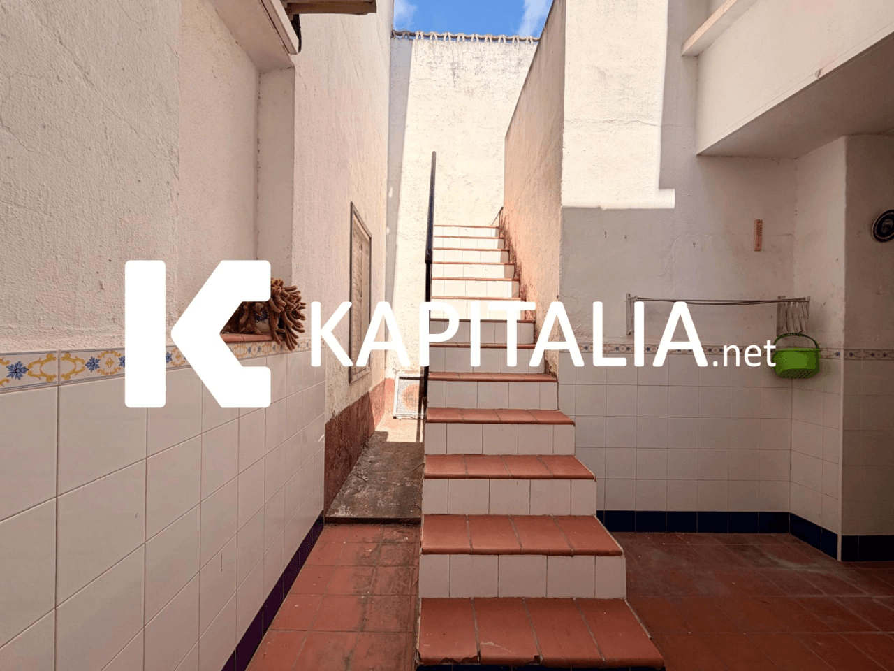 ¡Gran casa con infinitas posibilidades y doble acceso en la mejor zona de Muro!