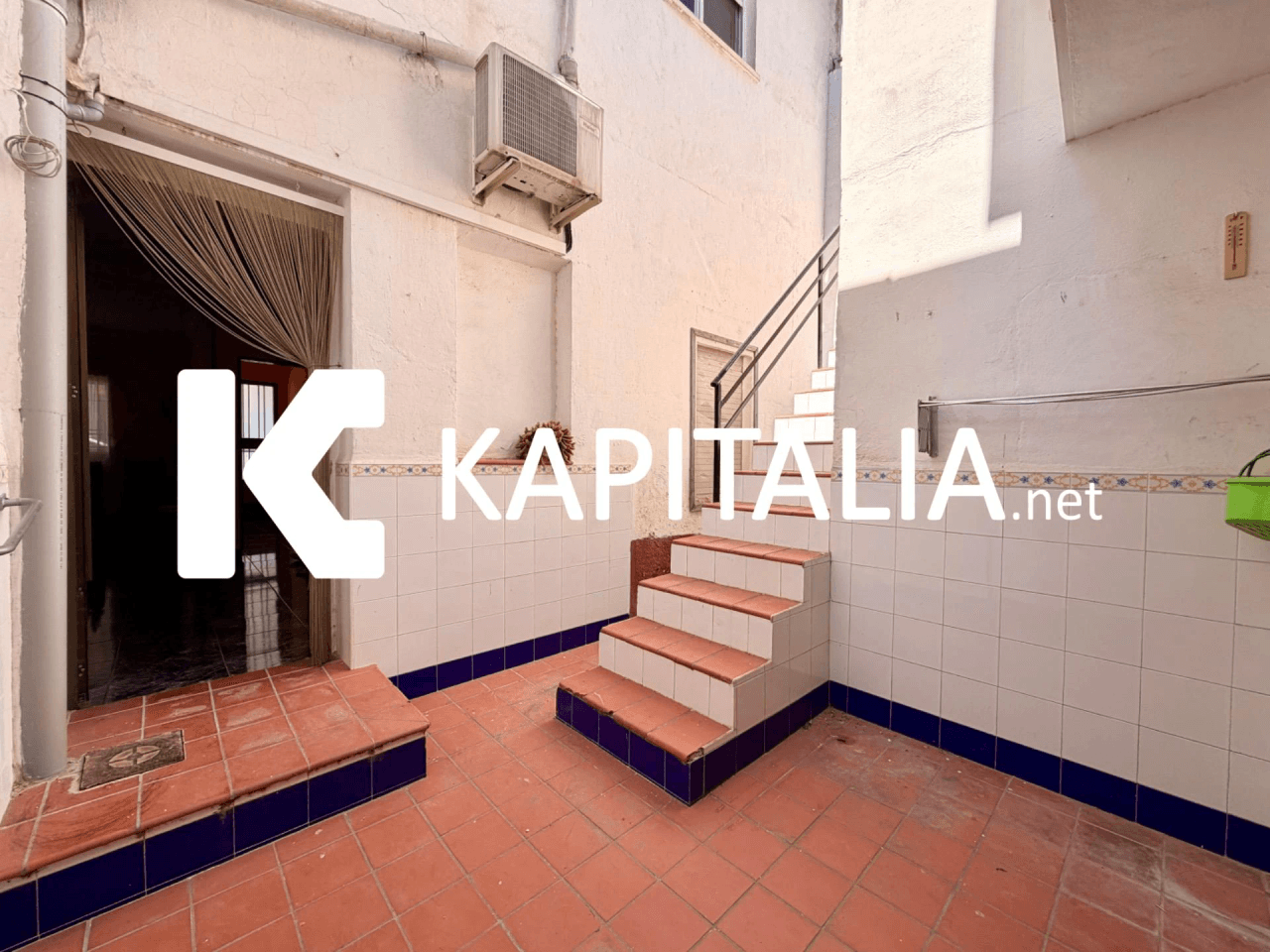 ¡Gran casa con infinitas posibilidades y doble acceso en la mejor zona de Muro!