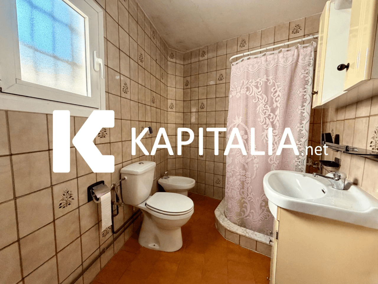 ¡Gran casa con infinitas posibilidades y doble acceso en la mejor zona de Muro!