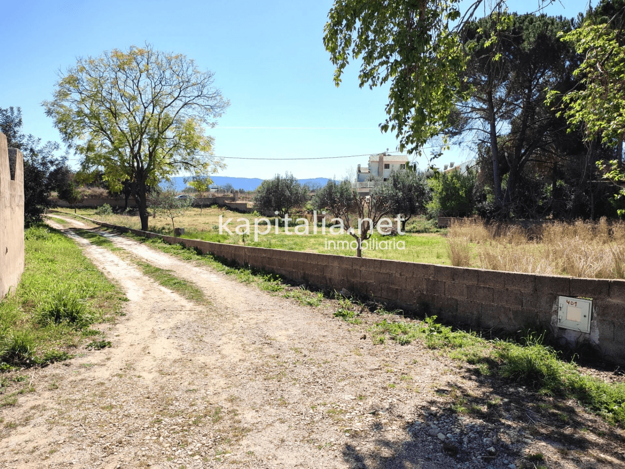 TERRENO URBANO A LA VENTA EN L´ALCUDIA DE CRESPINS.
