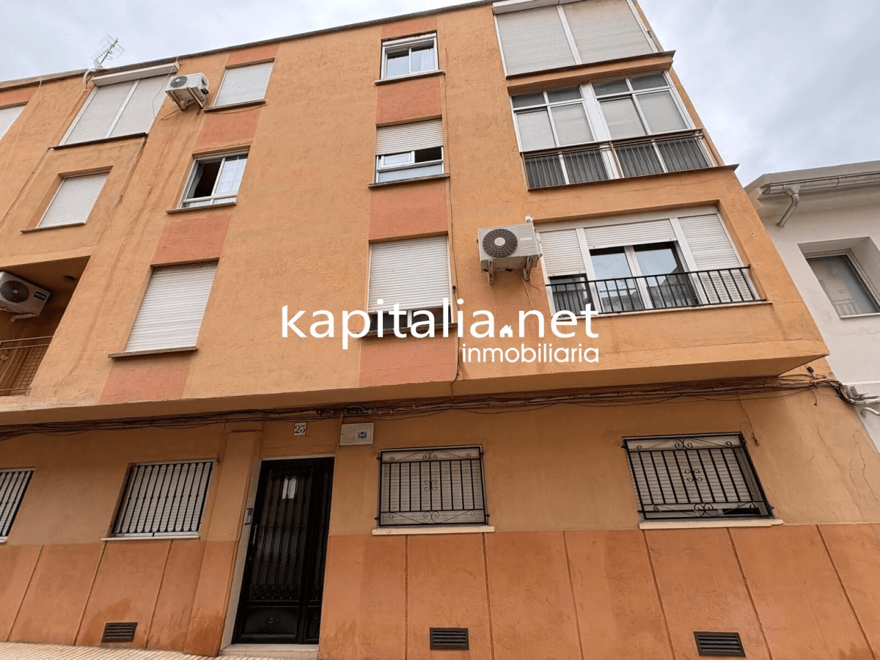ESTUPENDO PISO COMPLETAMENTE EQUIPADO A LA VENTA EN LA LLOSA DE RANES