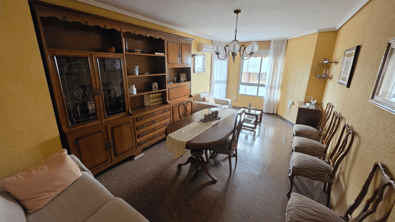 VIVIENDA A LA VENTA CON GARAJE INCLUIDO, SOLO EN KAPITALIA!!!!!