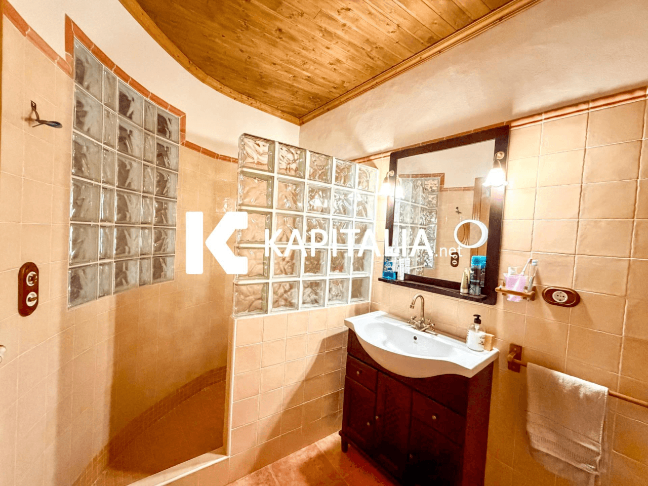 Casa de piedra Premium en Alcalá de la Jovada: Un oasis con piscina privada y vistas al valle