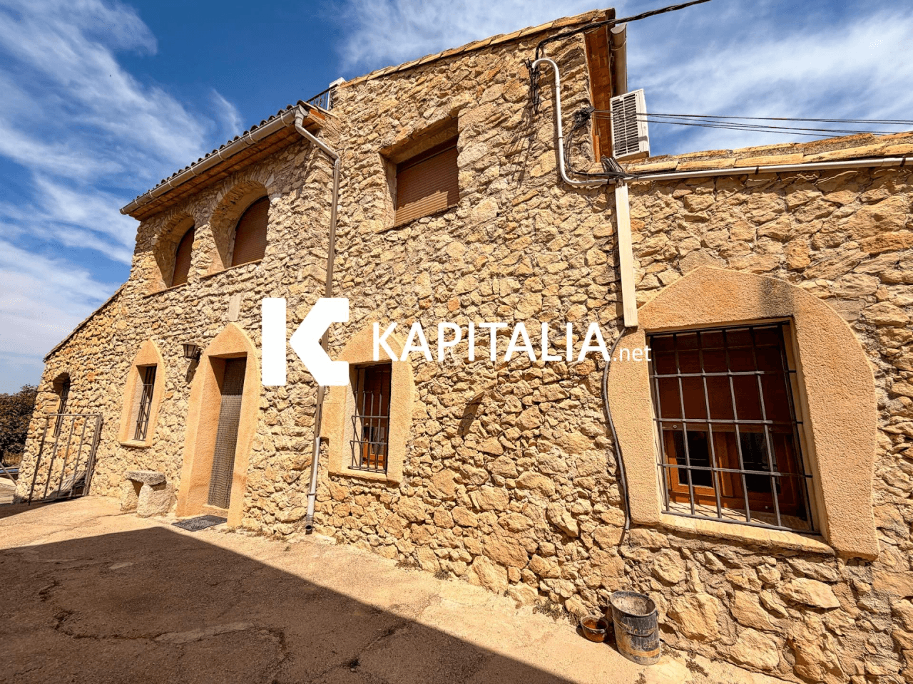 Casa de piedra Premium en Alcalá de la Jovada: Un oasis con piscina privada y vistas al valle