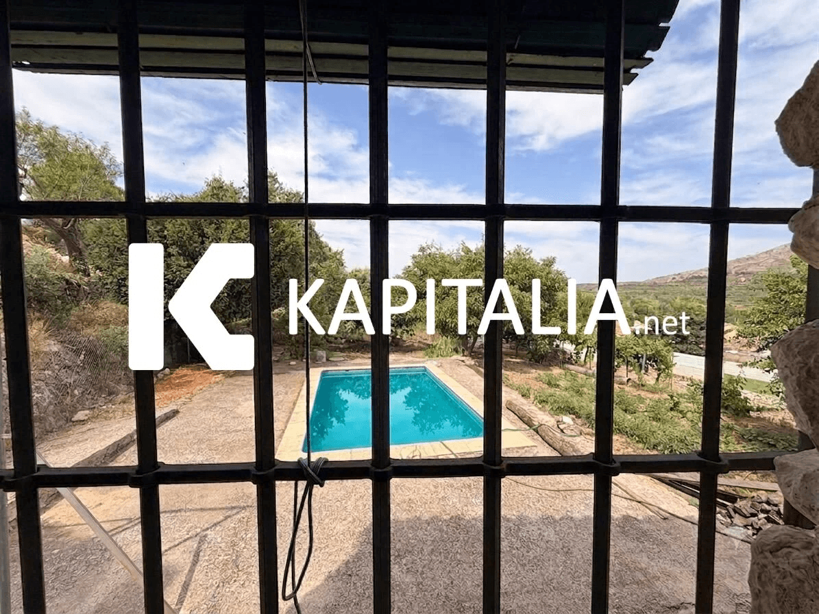 Casa de piedra Premium en Alcalá de la Jovada: Un oasis con piscina privada y vistas al valle