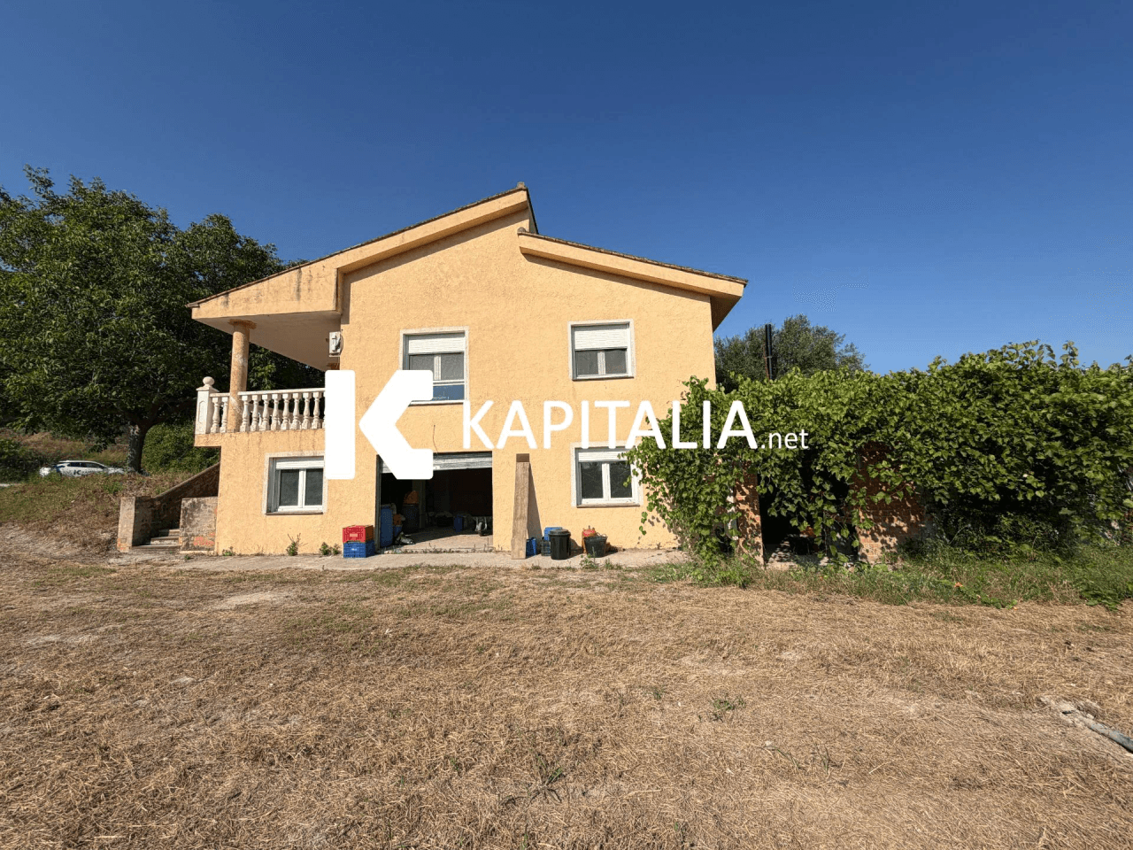 CHALET CERCA DE LA CIUDAD Y CON MAGNÍFICAS VISTAS A LA MONTAÑA.