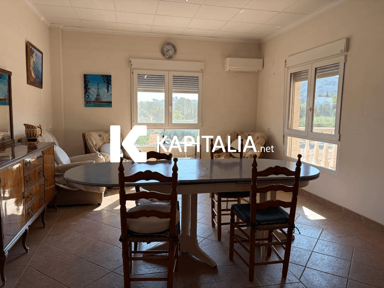 CHALET CERCA DE LA CIUDAD Y CON MAGNÍFICAS VISTAS A LA MONTAÑA.