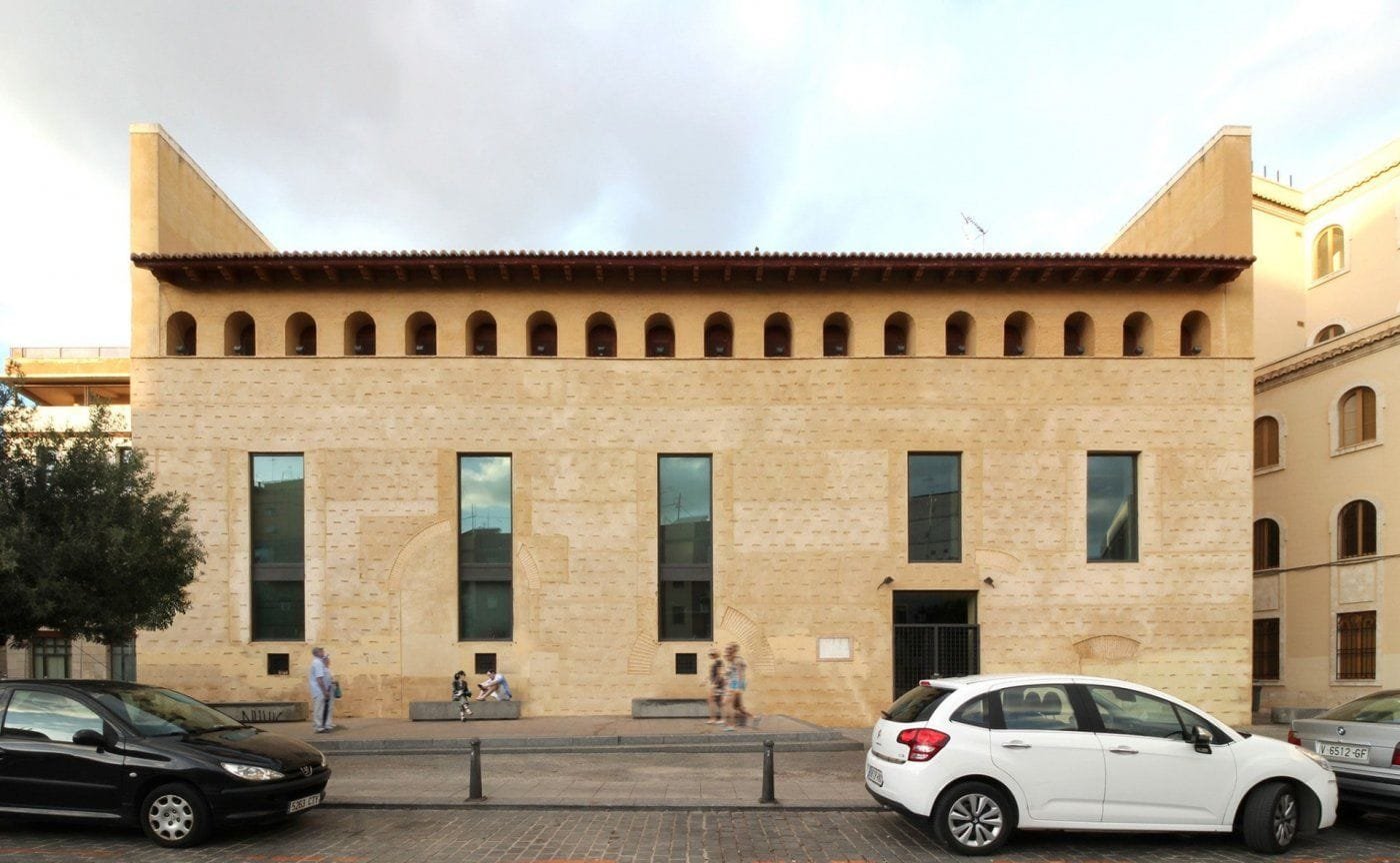 Edificio construido en 1479 a la venta en el corazón de Valencia