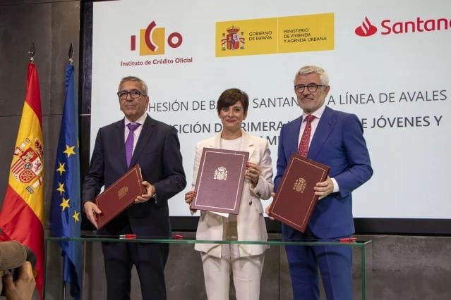 Caixa Ontinyent junto a otras entidades se adhieren a los avales para la primera vivienda