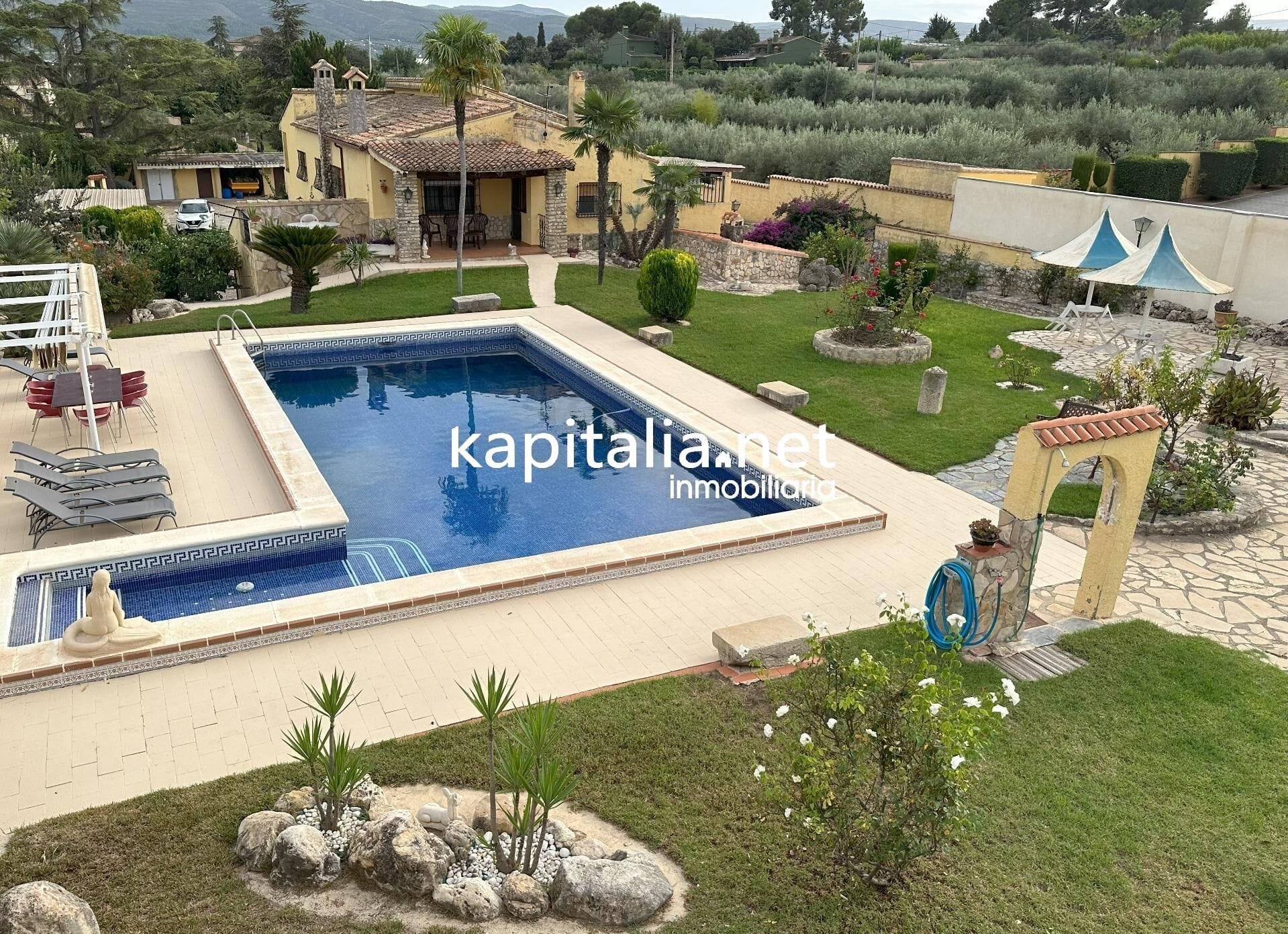 Inmobiliaria Ontinyent Presenta Exclusivo Chalet en Venta: Un Refugio de Lujo y Confort