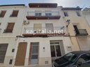 Building for sale in Atzaneta, downtown area.