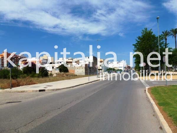 Terreno  edificable a la venta en Carcaixent. OPORTUNIDAD BANCARIA!