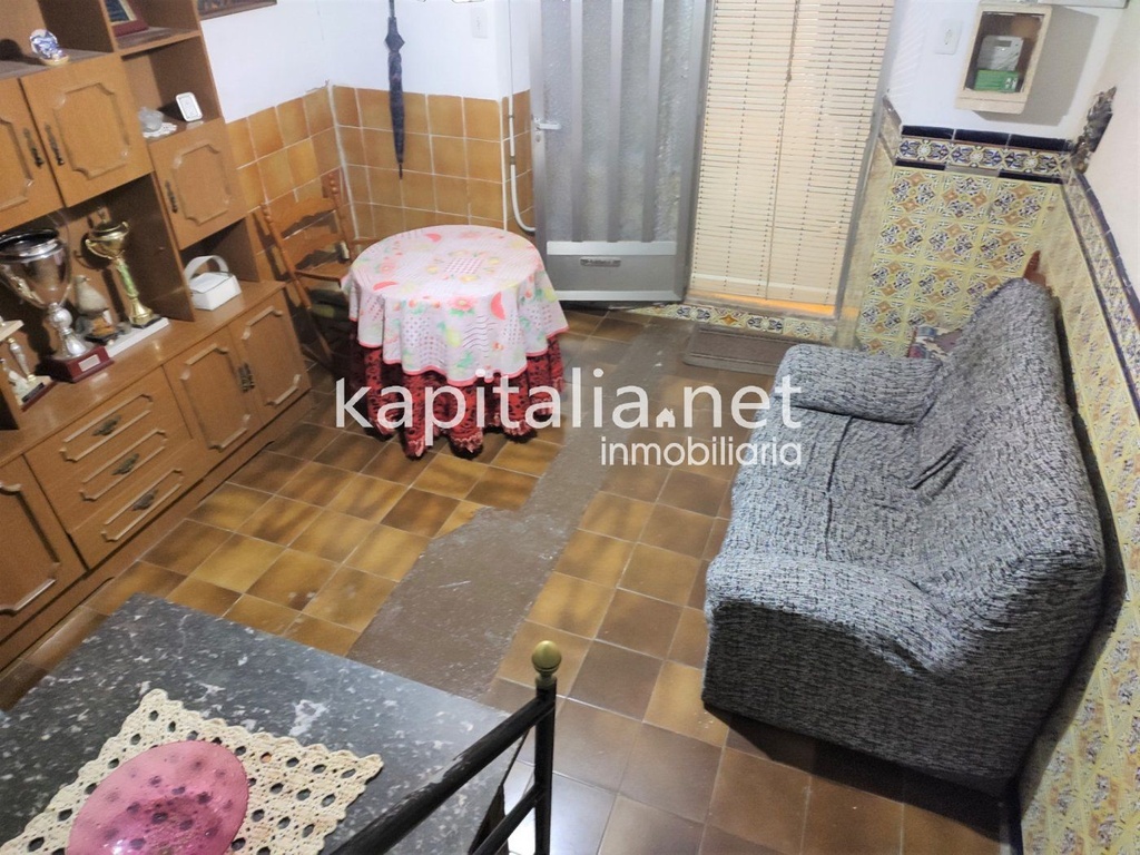 CASA A LA VENTA EN ONTINYENT, ZONA POBLE NOU.