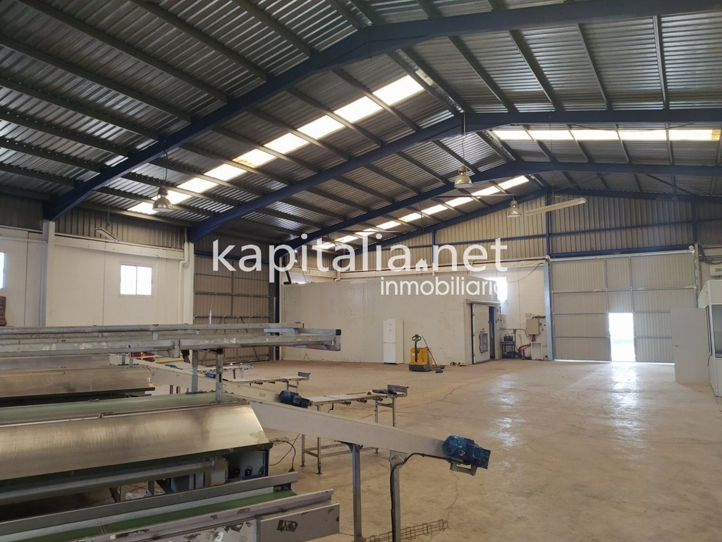 NAVE INDUSTRIAL EN VENTA EN L´ALCUDIA DE CRESPINS