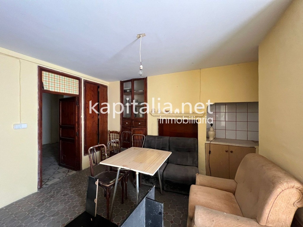 Flat for sale in Ontinyent facing Plaza Concepción