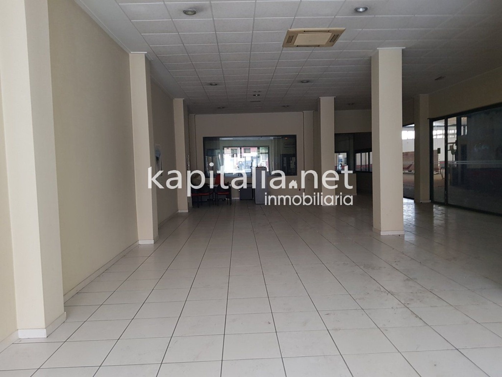 Local comercial en venta en Ontinyent.