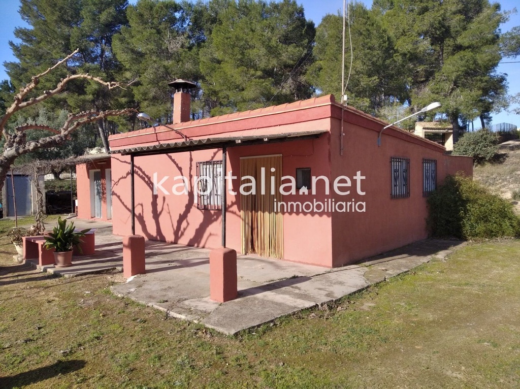 Country house for sale in Ontinyent, L'Ombría area.