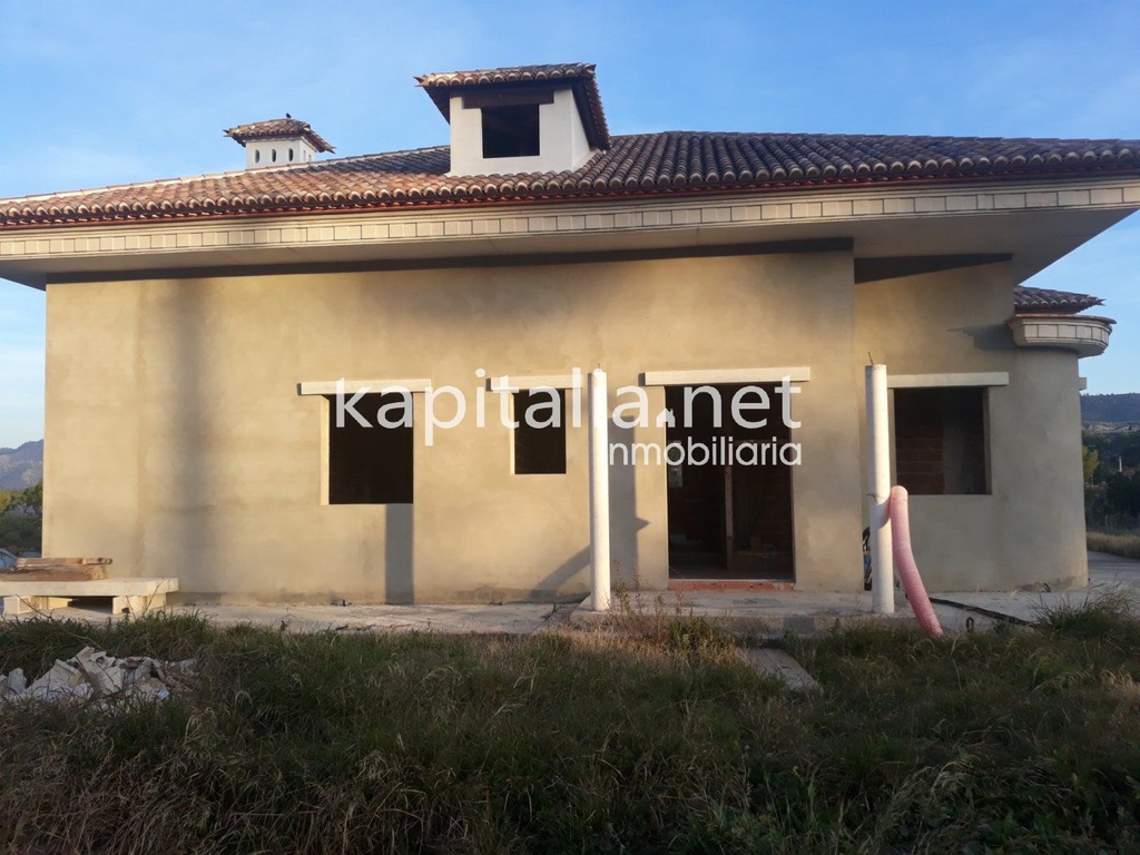 Chalet en construcción en venta en Xàtiva.