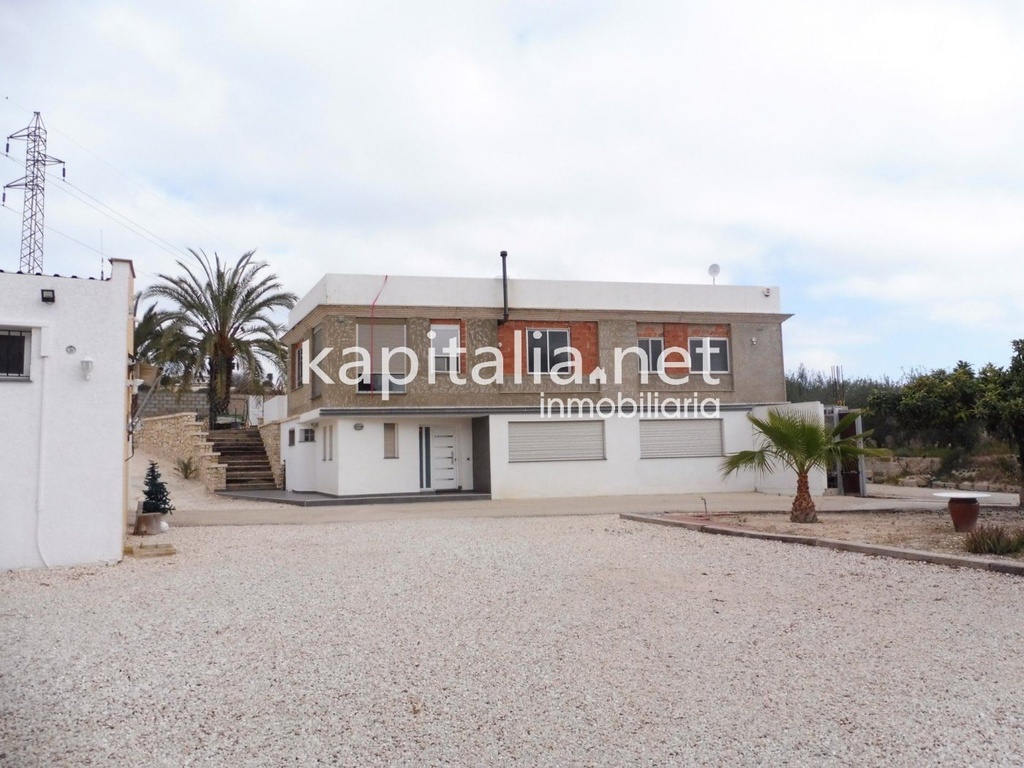 Chalet a la venta muy cercano a Ontinyent y Agullent