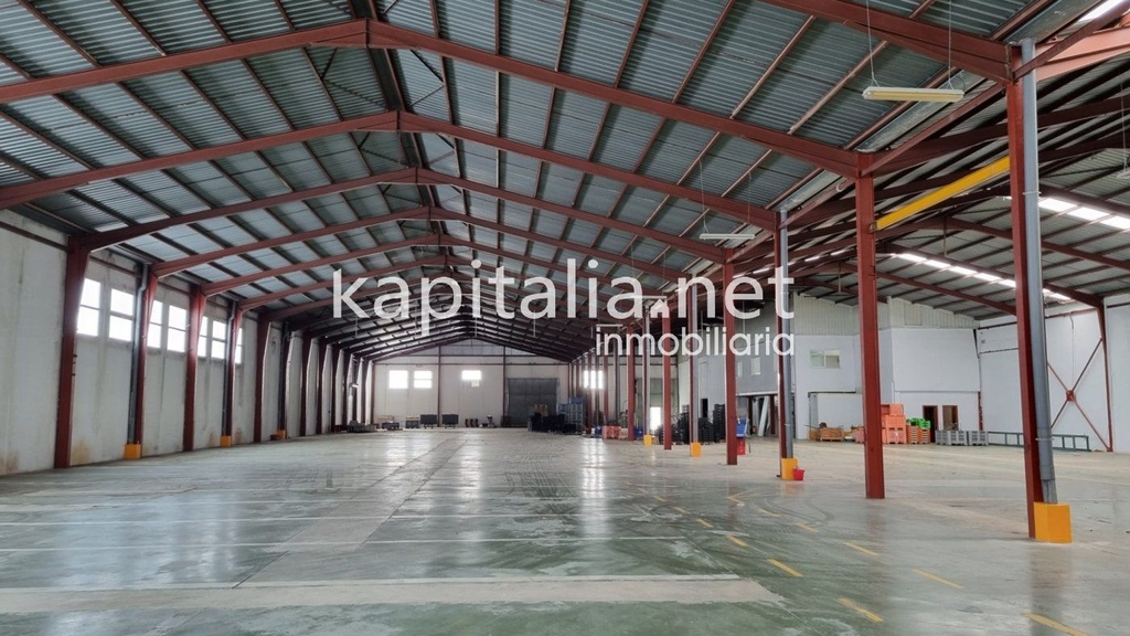 Nave industrial a la venta en Montaverner