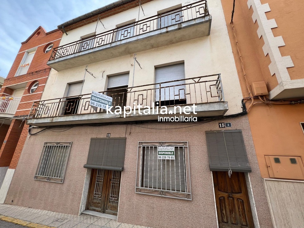 EDIFICIO A LA VENTA EN VALLADA