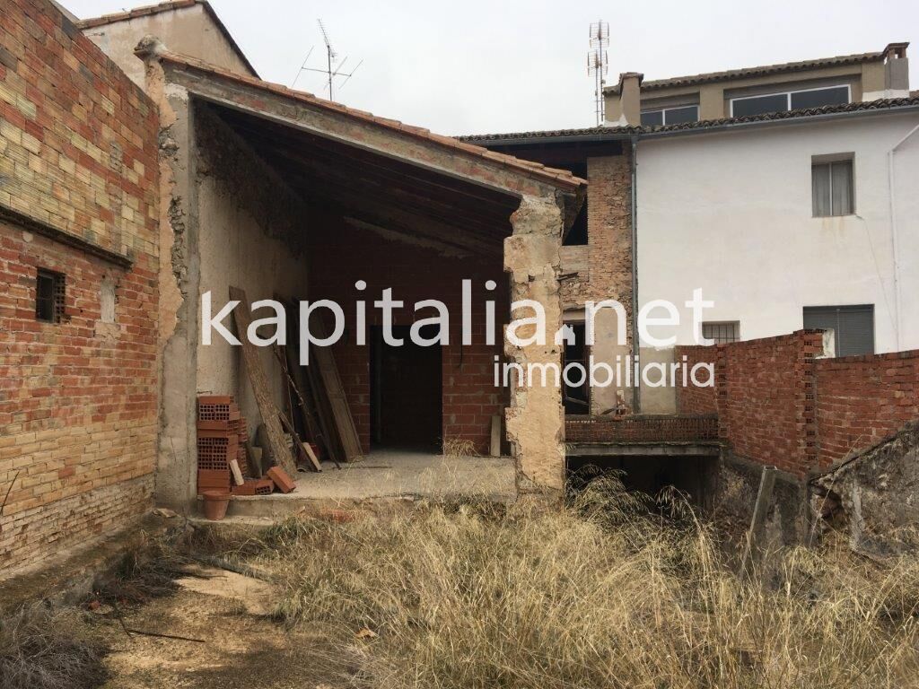 Casa para reformar a la venta en Albaida.