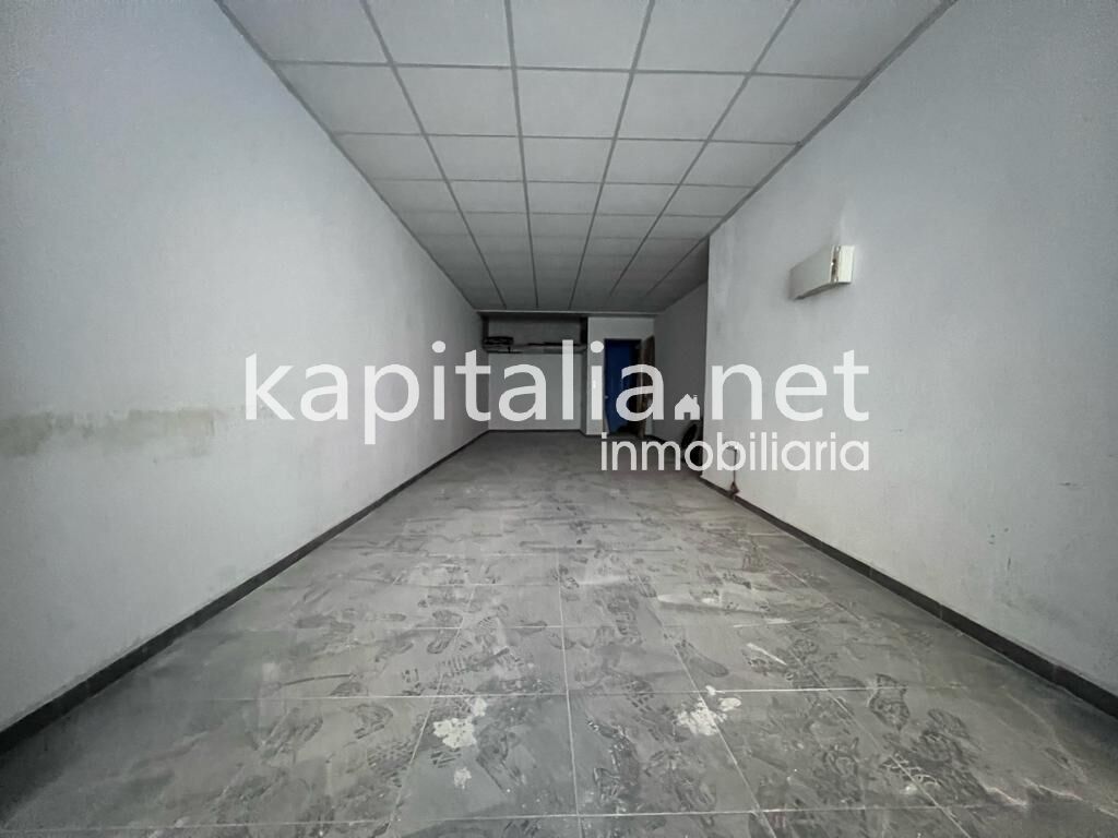 LOCAL COMERCIAL  A LA VENTA EN XATIVA