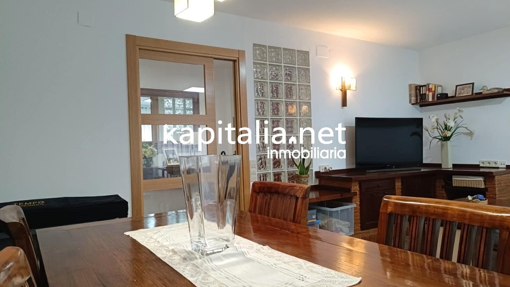 INTERESANTE PISO REFORMADO A LA VENTA, UBICADO EN LA ZONA DE SAN JOSÉ.