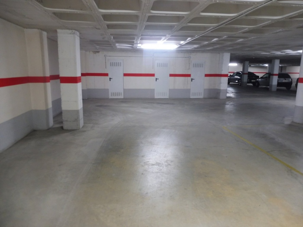 Garage in einem schwer zu parkenden Gebiet in Pintor Segrelles zu verkaufen.