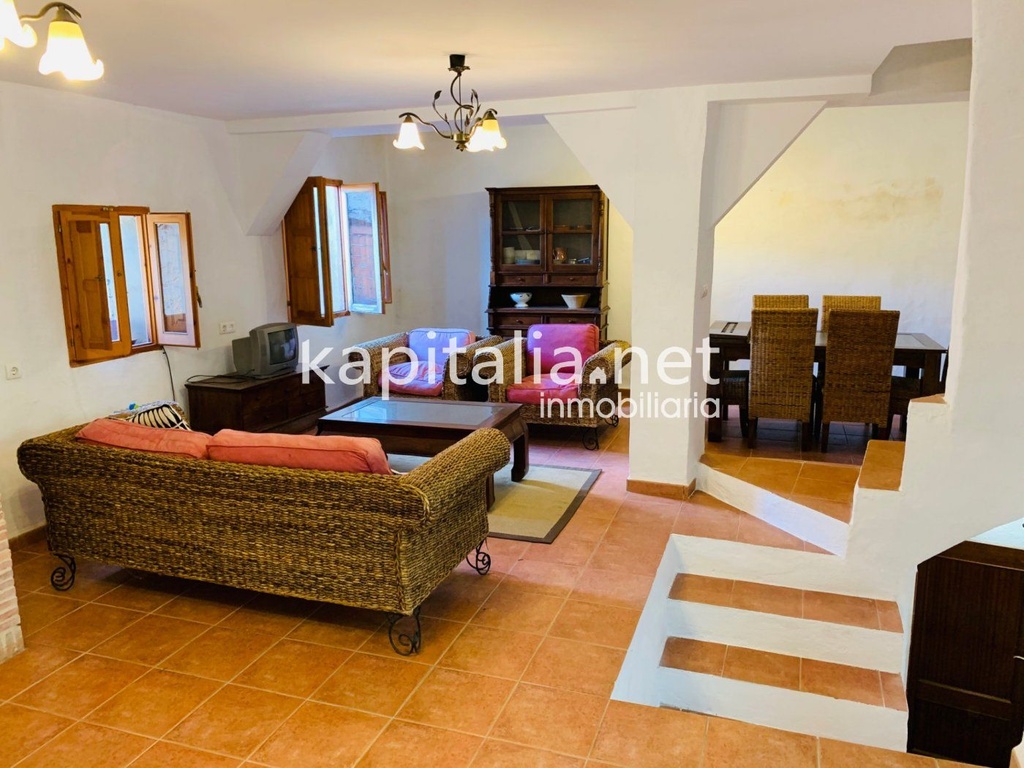 House for sale in Bocairent.