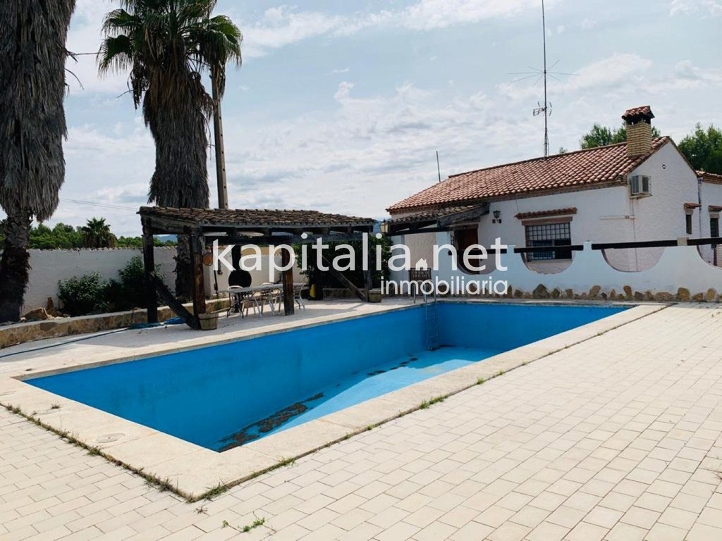 Cozy country house for sale 2 km from Ontinyent (Valencia)