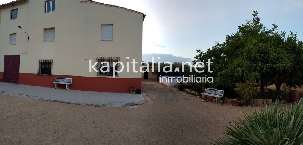 Villa for sale in Ontinyent just 1 km from the town