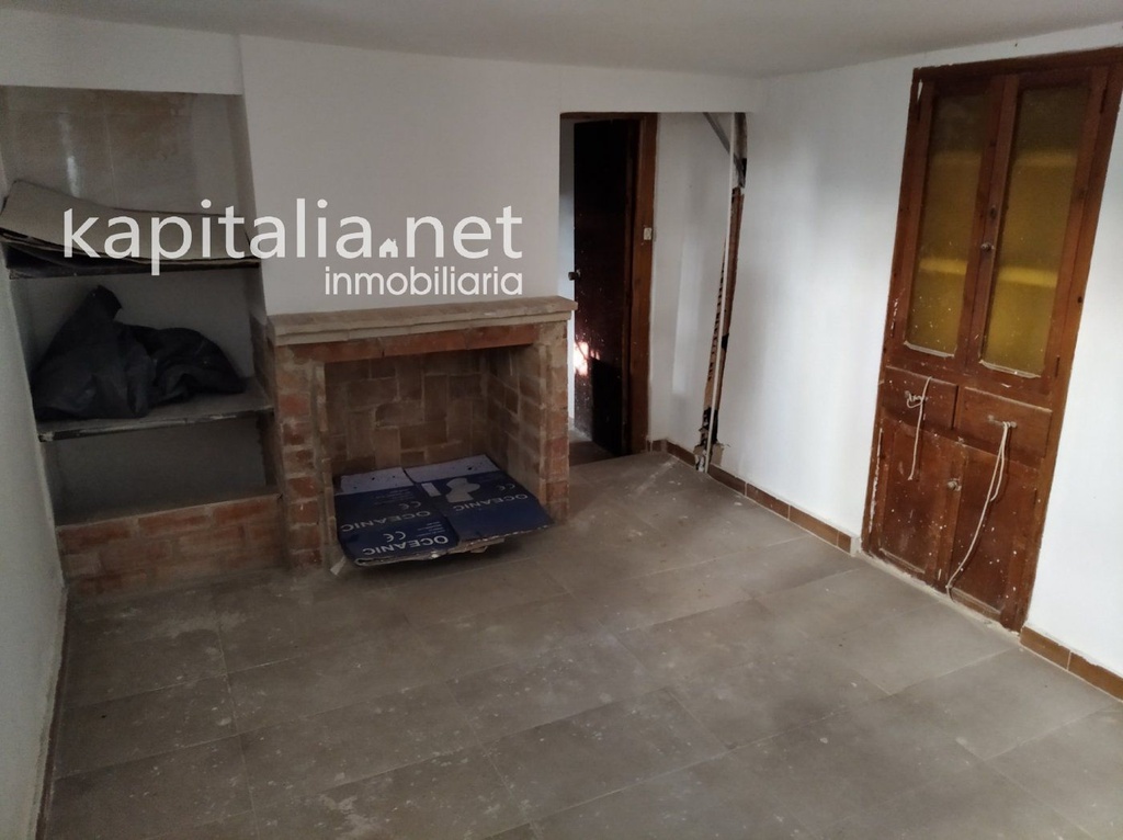 House for sale in Ontinyent, La Canterería area.