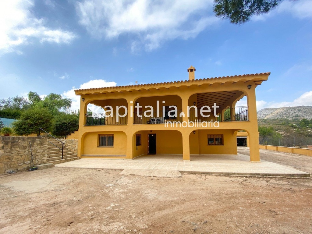 Great villa for sale in Santa Ana area, Ontinyent