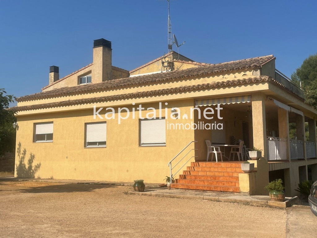 Chalet muy amplio a la venta muy cercano a Ontinyent.