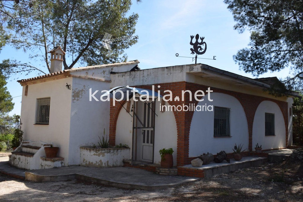 Casa de campo a la venta en termino de Albaida.