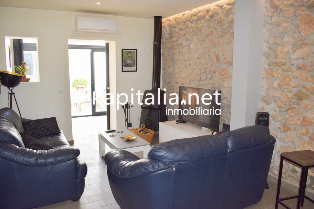 Magnífica casa a la venta en Benidoleig muy próxima a Denia y Jávea