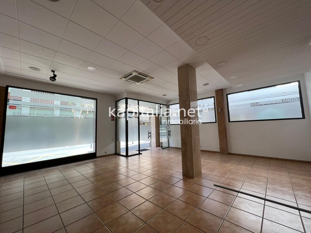 Local comercial a la venta en Ontinyent, zona San Jose.