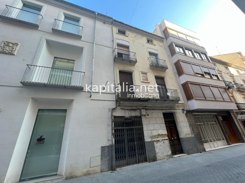 Casa a a venta en Ontinyent, en la calle mayor