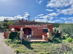 Country house for sale in Ontinyent, in the Farola area.
