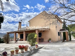 Country house for sale in Albaida.