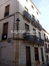 Grandiosa casa a la venta en plaza Ayuntamiento (BOCAIRENT)